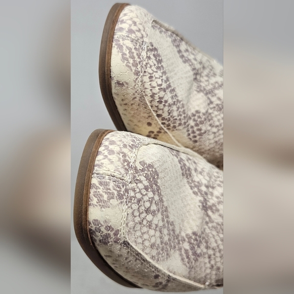 Lucky Brand Women's Canyen Leather Flat Loafer Shoes Slip On Size 7.5 Stucco - Picture 5 of 13